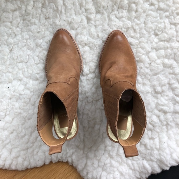 NEW in BOX: Dolce Vita Taupe Cutout Booties - Picture 3 of 7